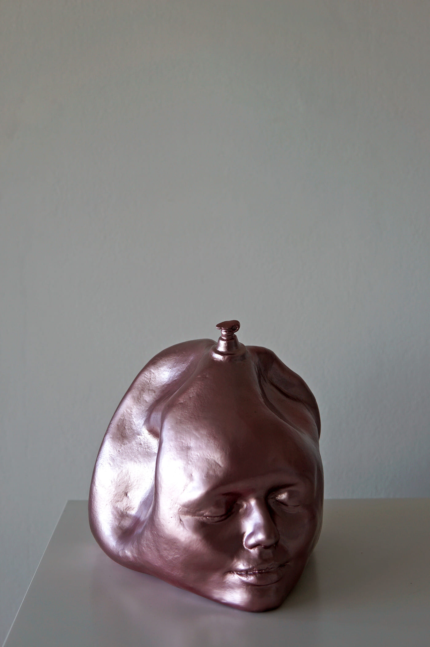 inflatable head. 2019. 26x28x30cm. 1500€